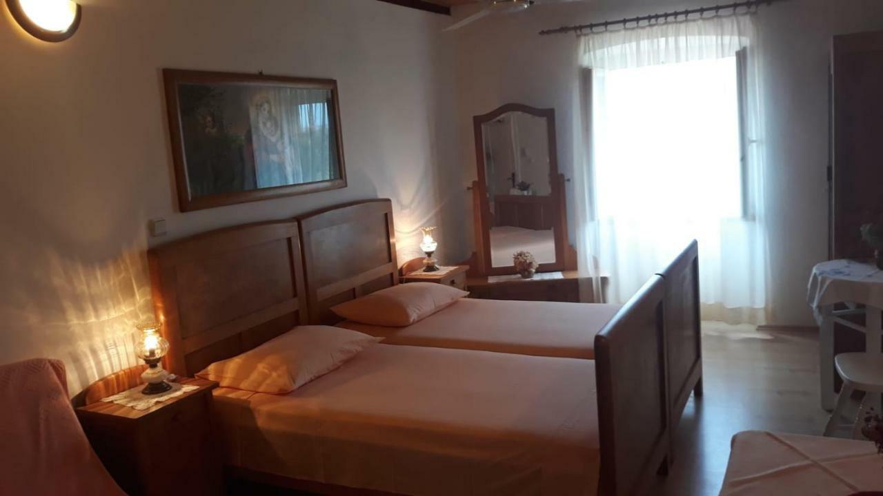 Apartments Lovor 锡尔巴岛 外观 照片
